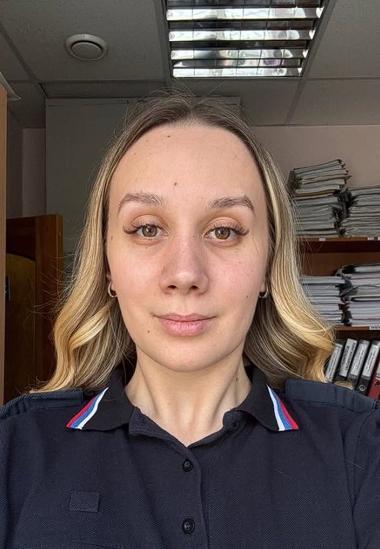 Исходное селфи в офисе